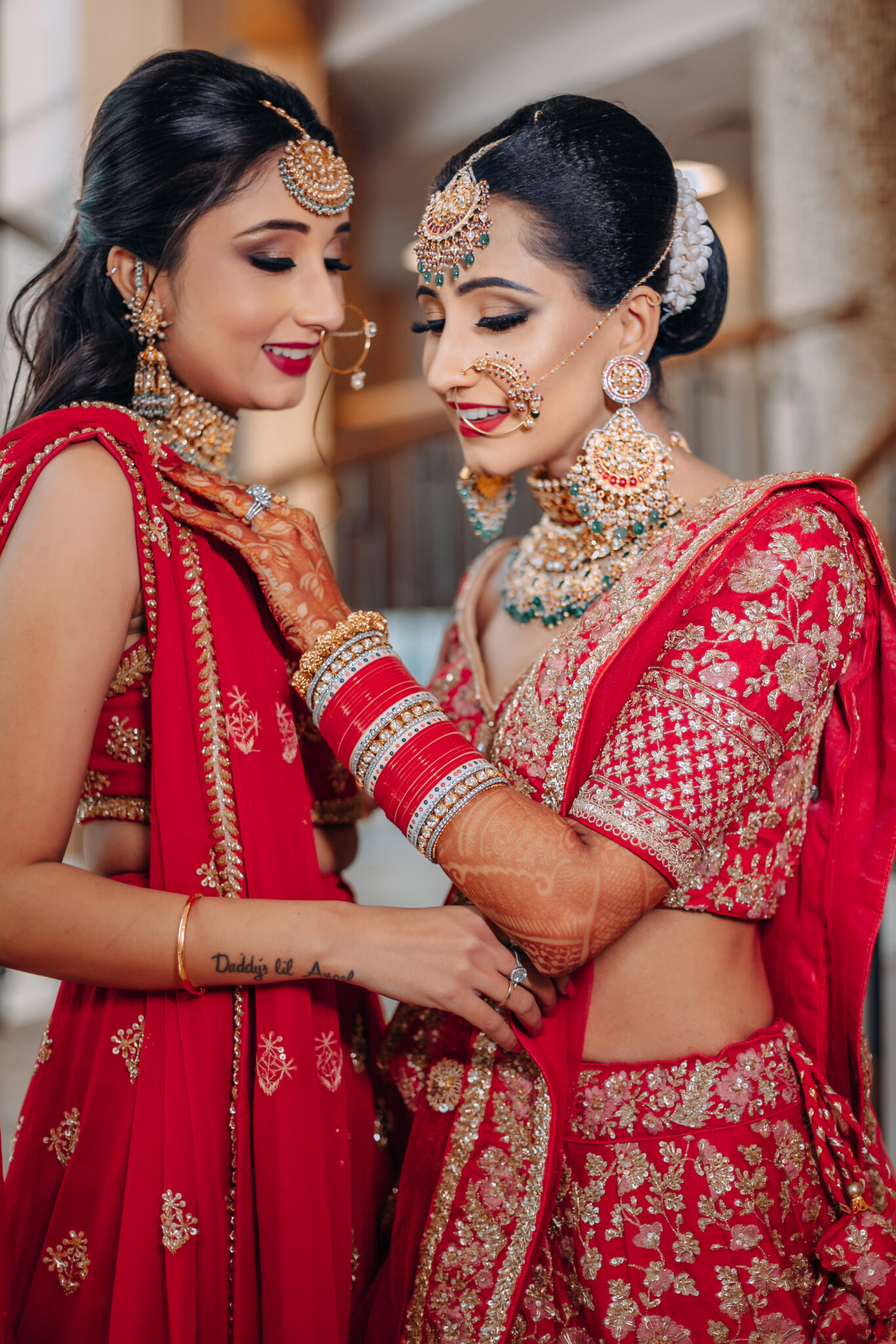Adorable Photos Of Brides & Their Sisters Prove That There's No Love Like  Theirs! | WedMeGood