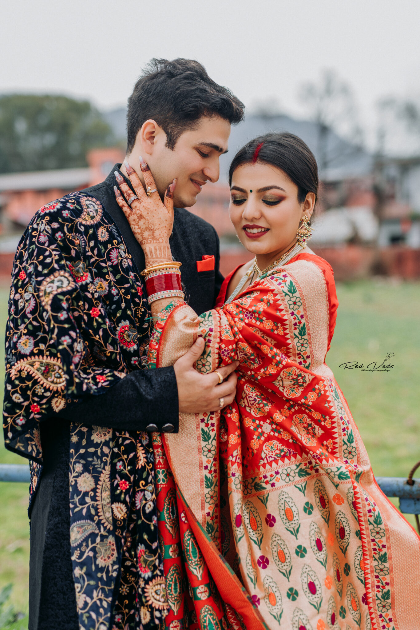 Pin by Aswathy Varghese on Saree wedding | Wedding couple poses  photography, Wedding couple poses, Marriage photoshoot