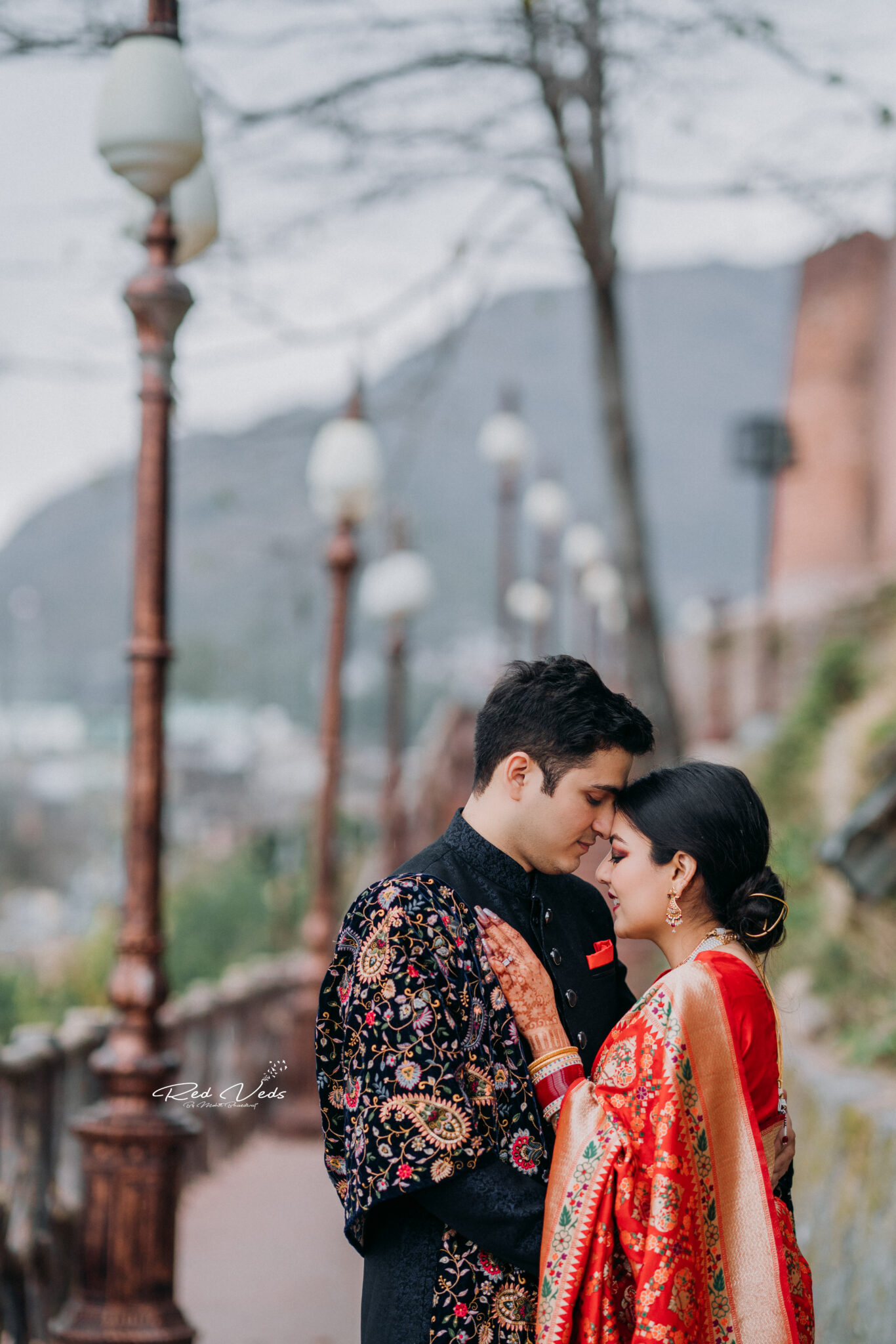 5 Must Have Best Saree Collection for Your Pre-wedding Shoot