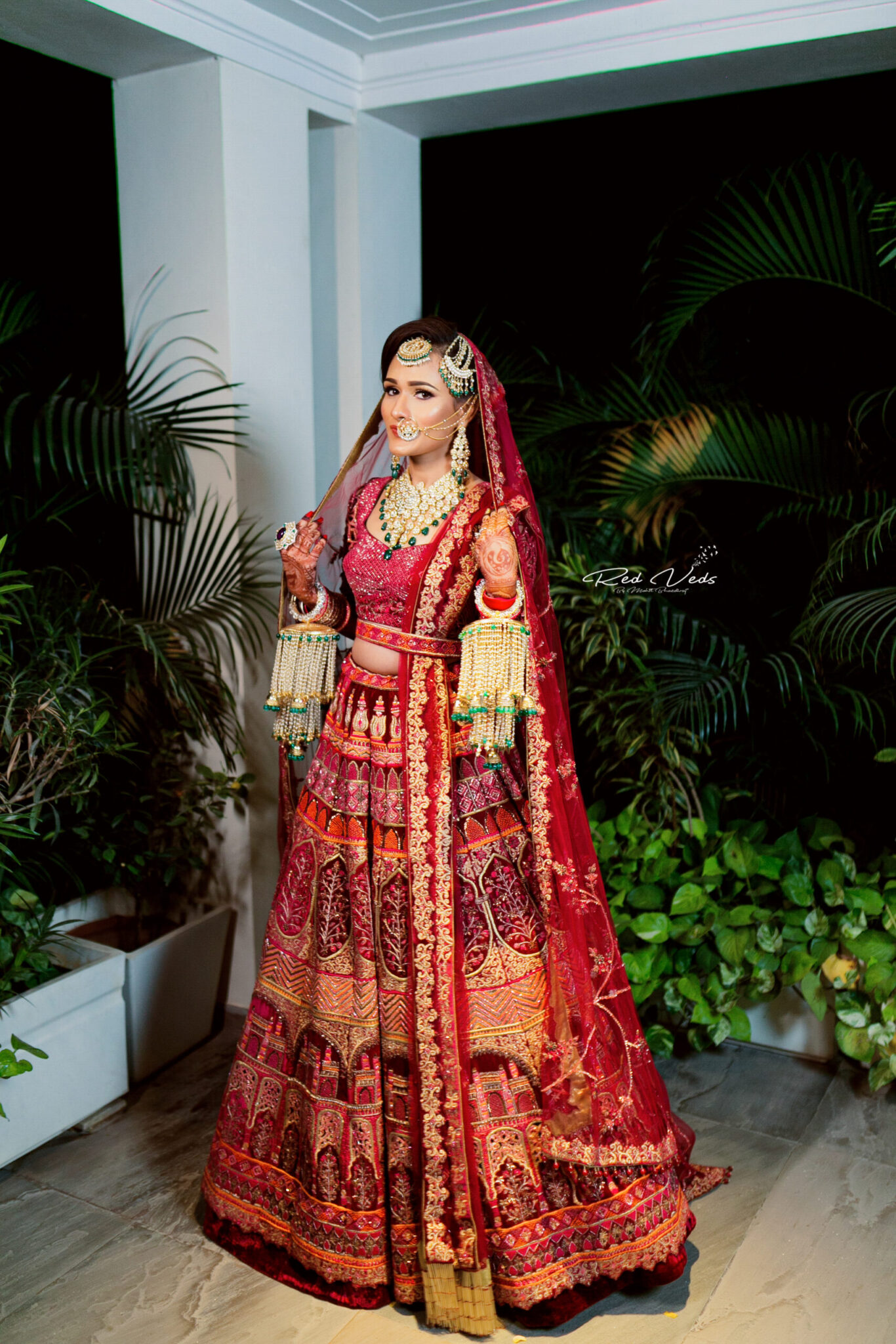 180 Girl potret ideas | bridal photography poses, indian wedding  photography poses, indian wedding photography couples