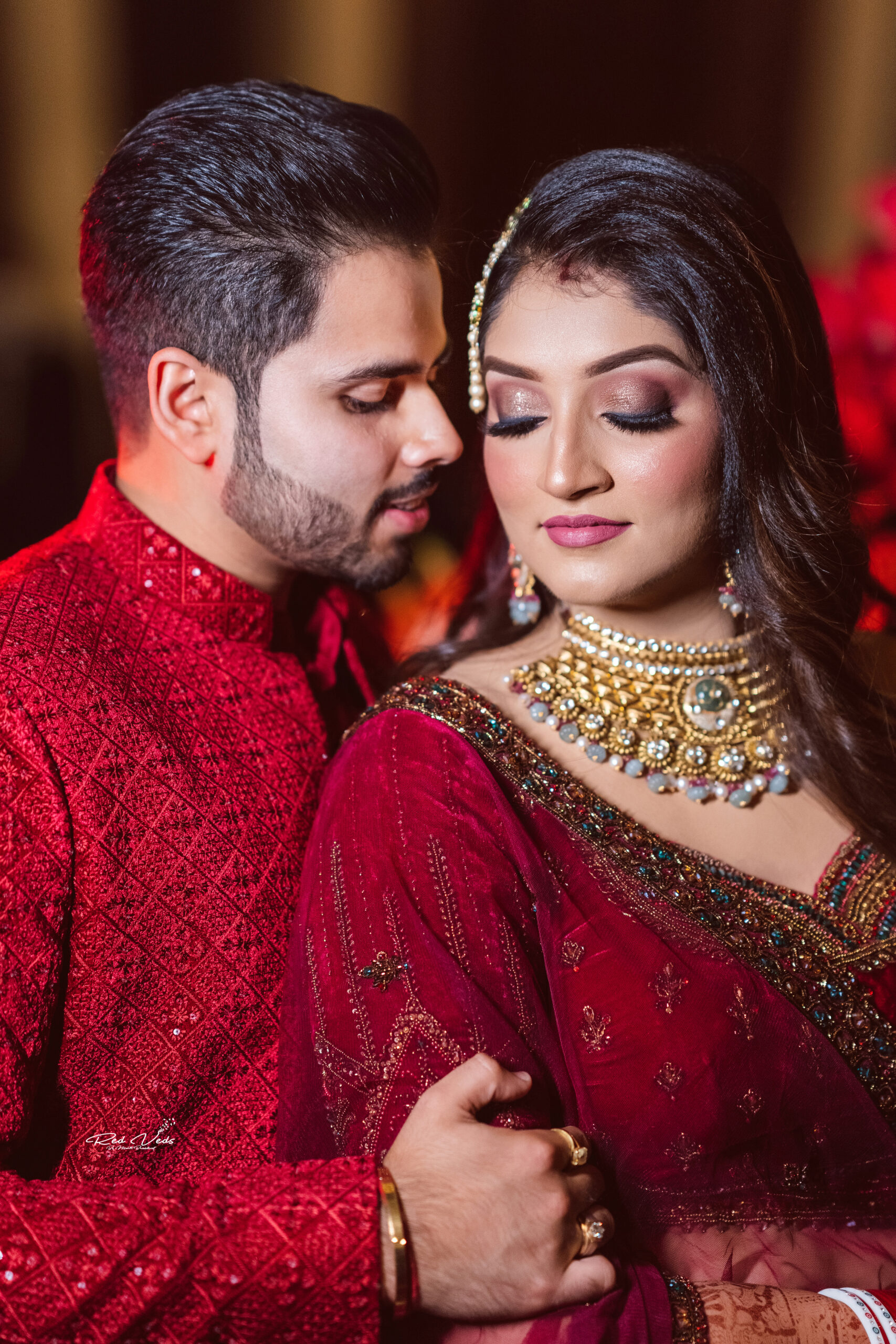 Trending Indian Wedding Couple Poses Ideas For Photoshoot