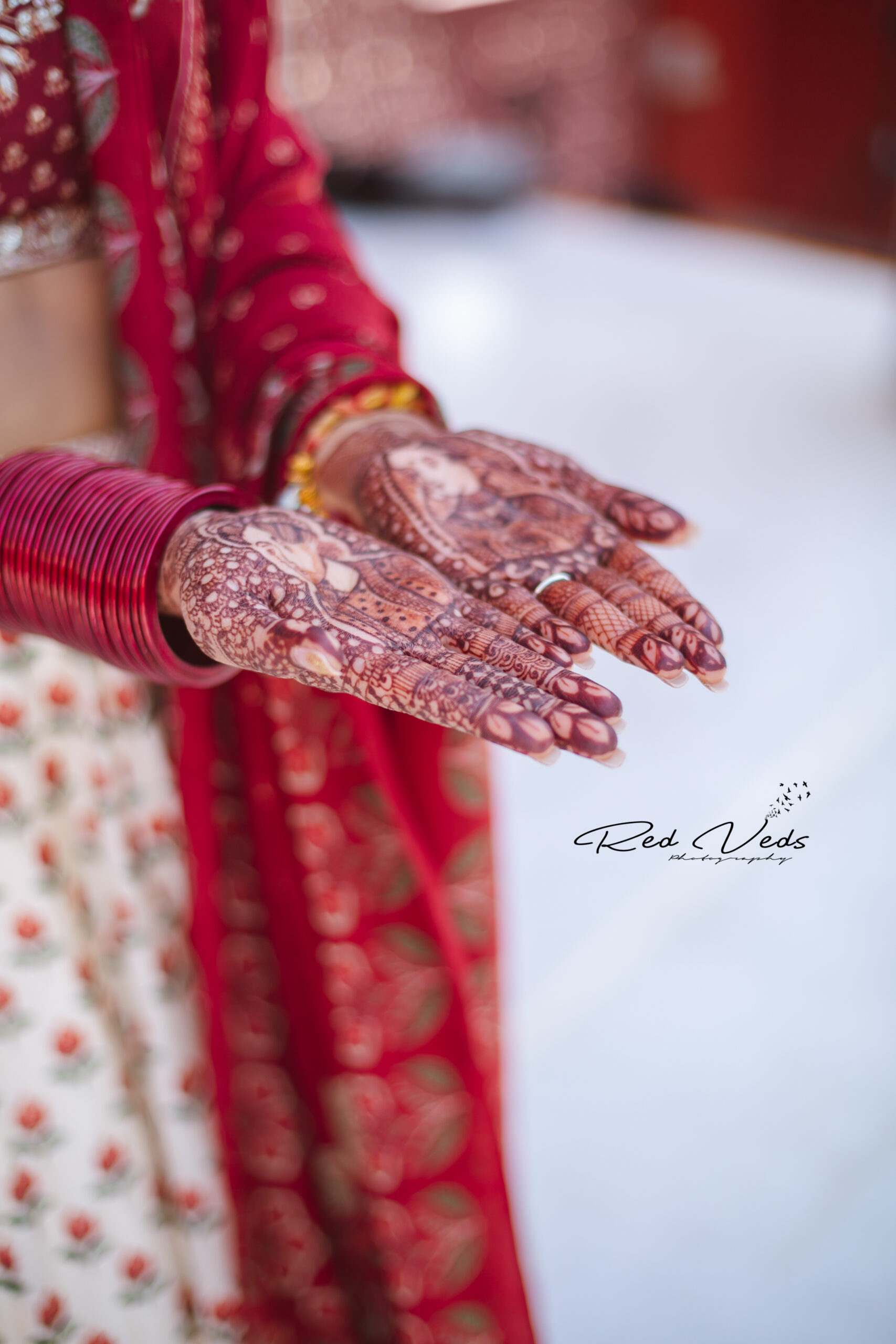 Tips On How To Flaunt Your Bridal Mehendi Pictures | Bridal photography  poses, Indian bride photography poses, Wedding couple poses photography