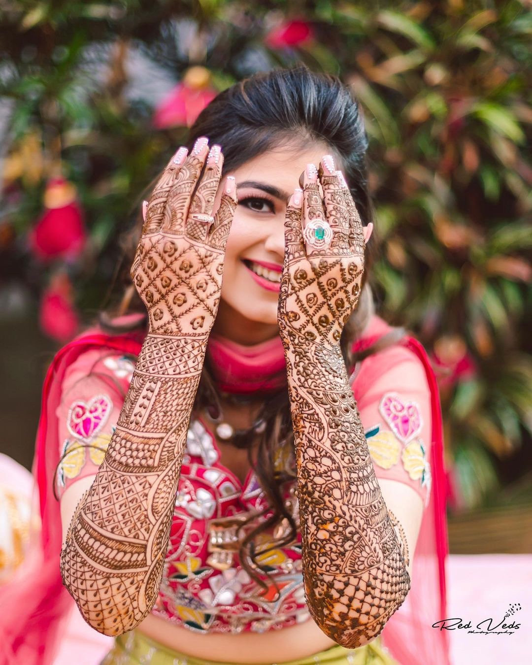 Dalljiet Kaur, Nikhil Patel's Wedding Festivities Begin With Mehendi - See  Pics
